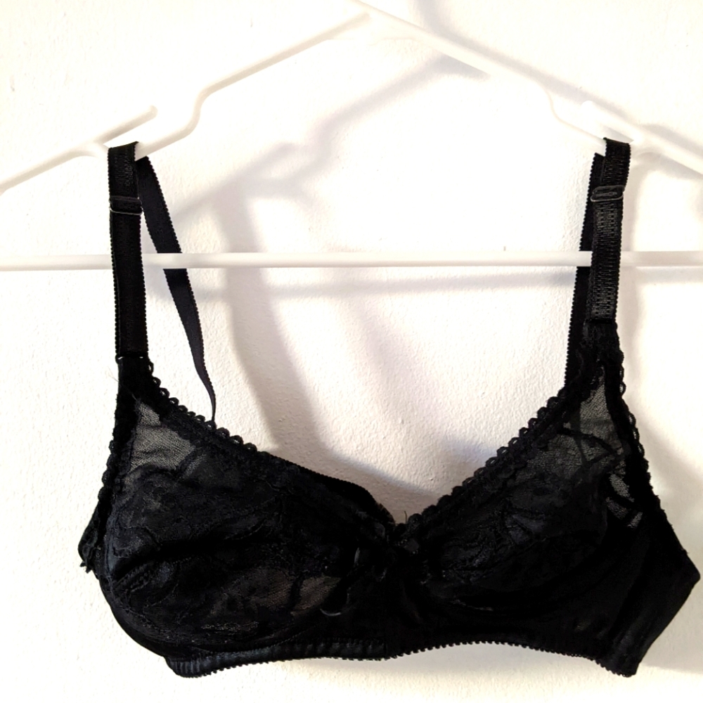 Vintage Japanese black lace bra